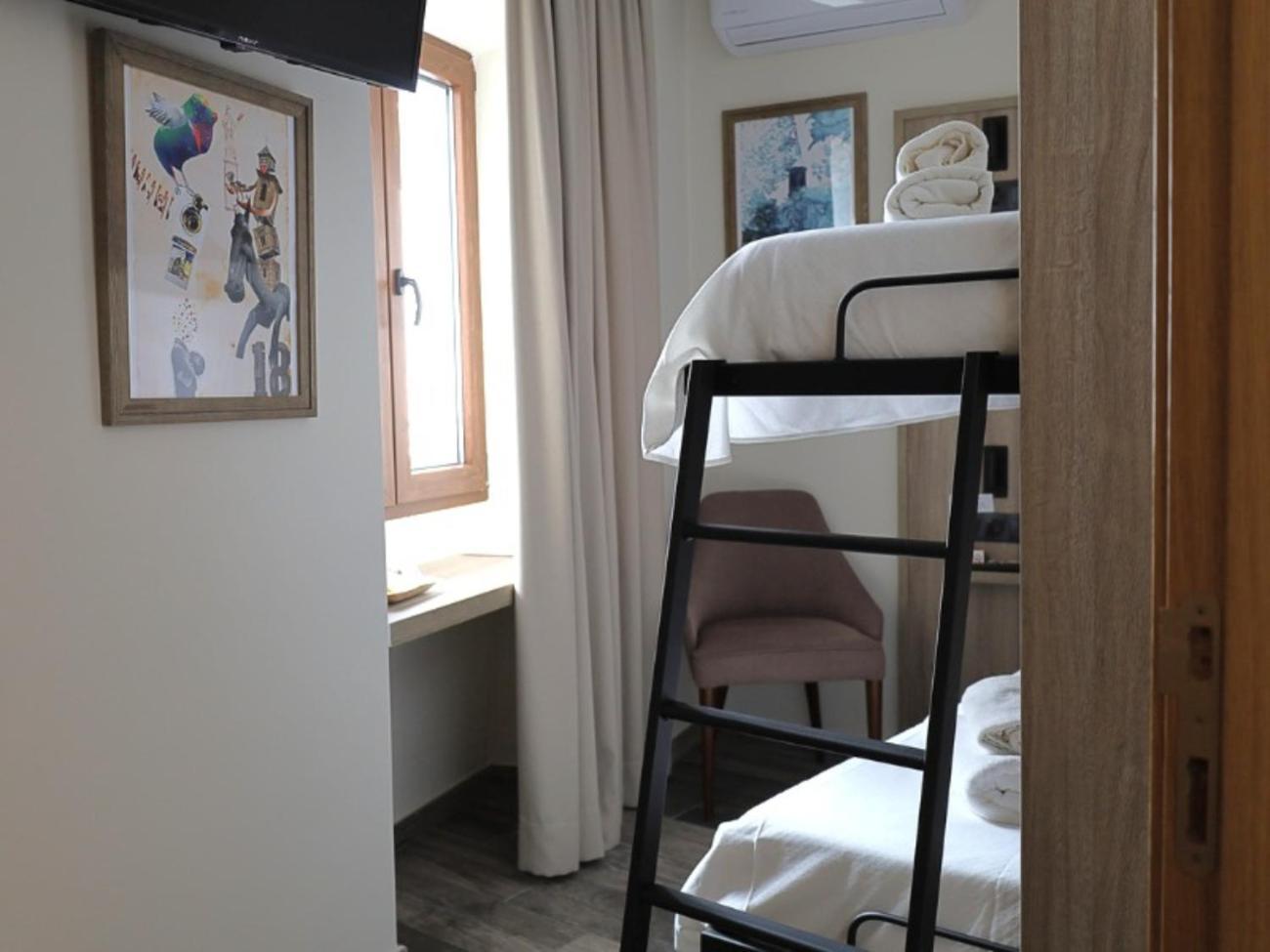 Hospedium Dlj Hostal Tematico Desde La Juderia Arjona Ngoại thất bức ảnh